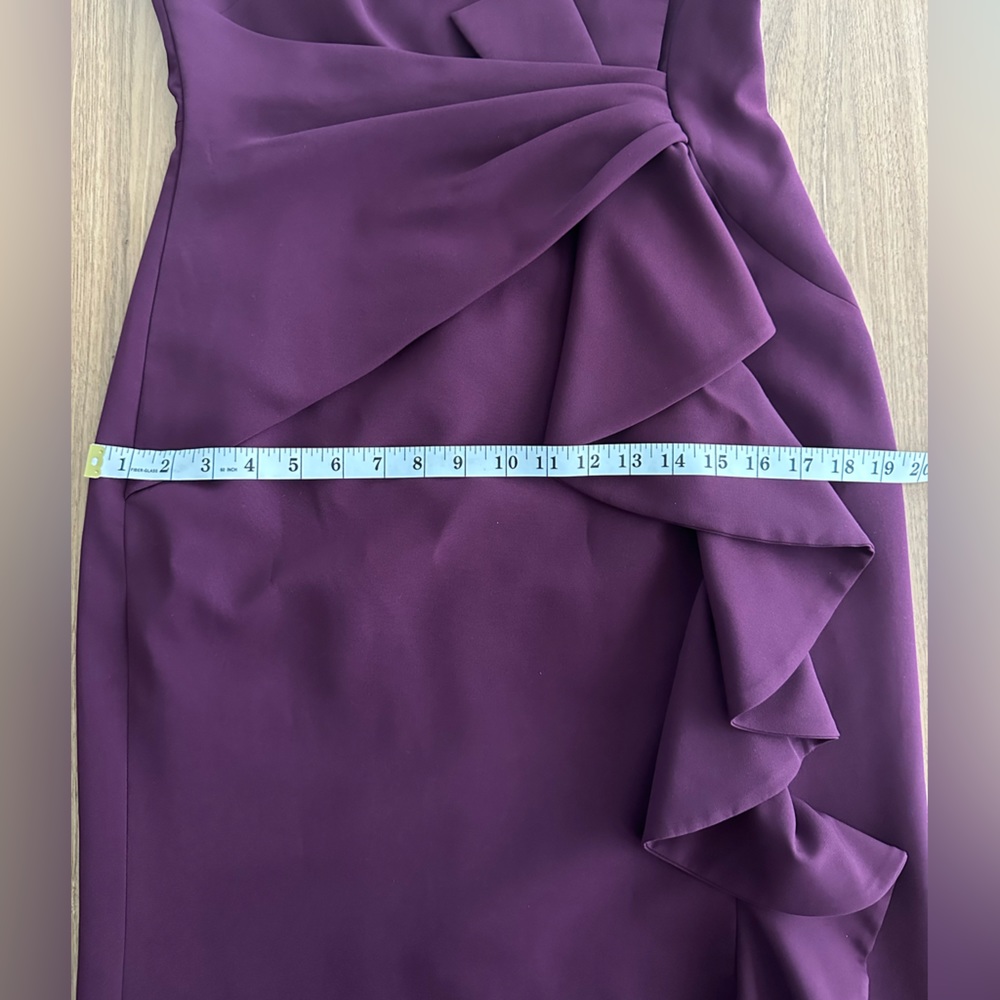 Eliza J Ruffle Front Gown - Picture 8 of 10